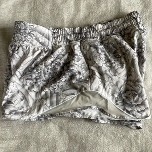 Lululemon Hotty Hot low rise